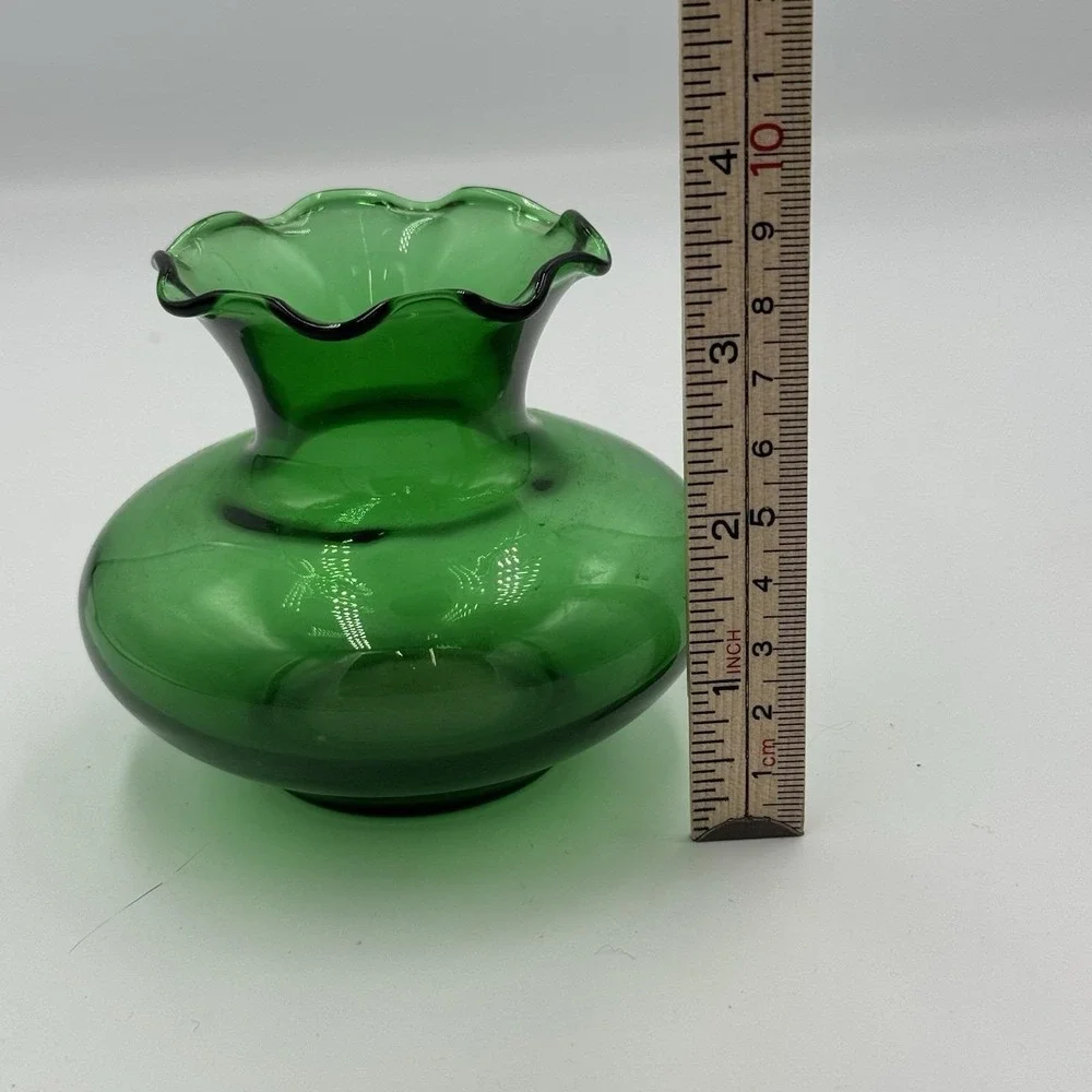 Anchor Hocking Green Glass Vase Ruffled Rim‎ Small Vintage 3